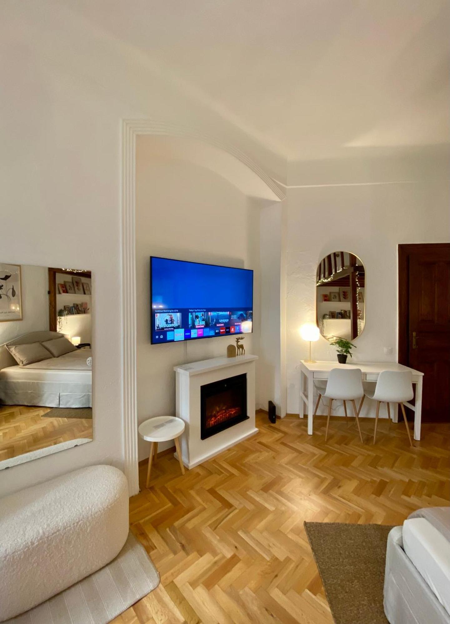 Romantic City Centre Flat - Alexandra Apartment Budapeste Exterior foto